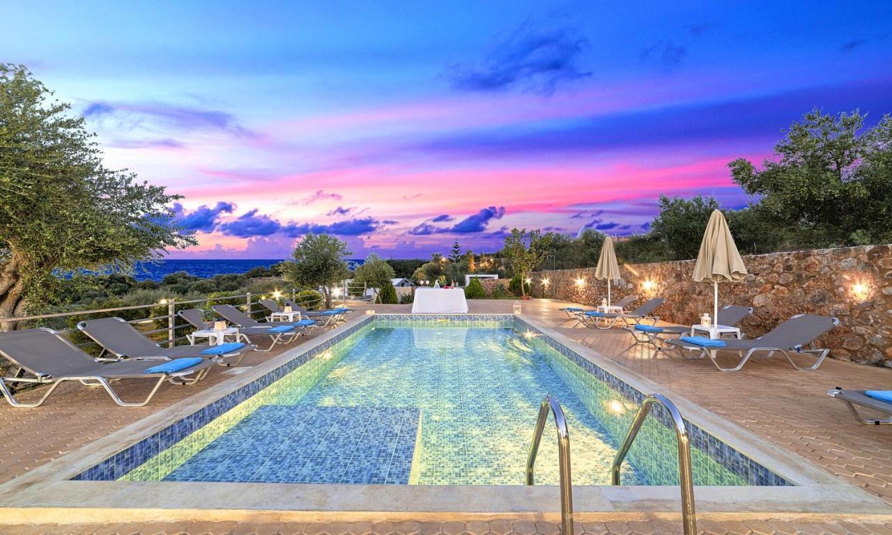 Aqua Blue Villas With Heated Pool Mathés Eksteriør bilde