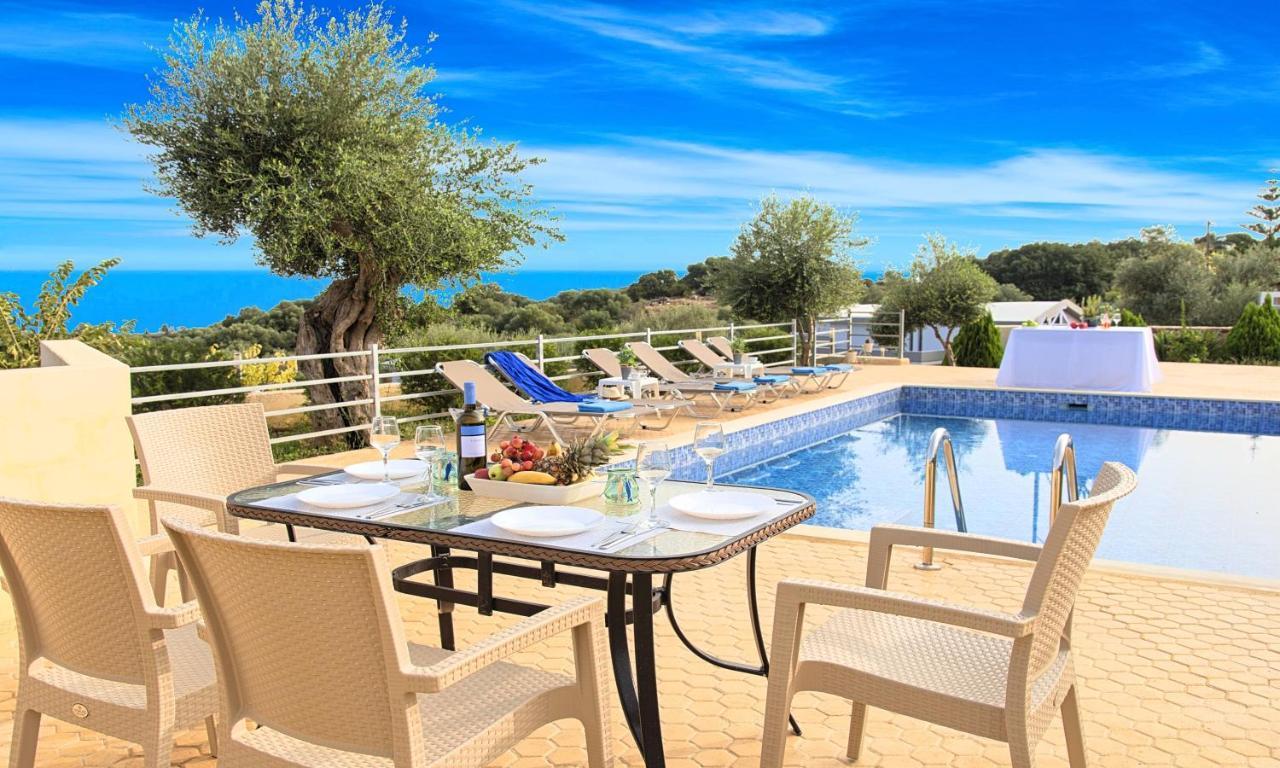 Aqua Blue Villas With Heated Pool Mathés Eksteriør bilde