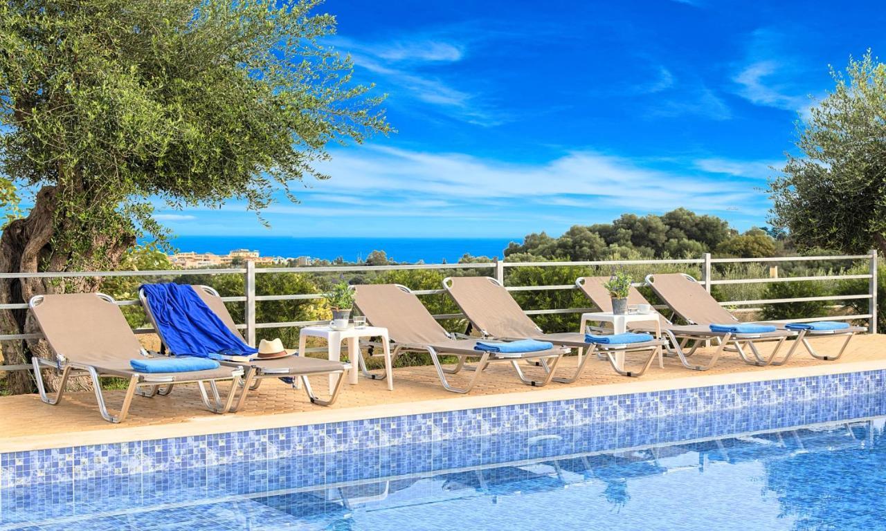 Aqua Blue Villas With Heated Pool Mathés Eksteriør bilde